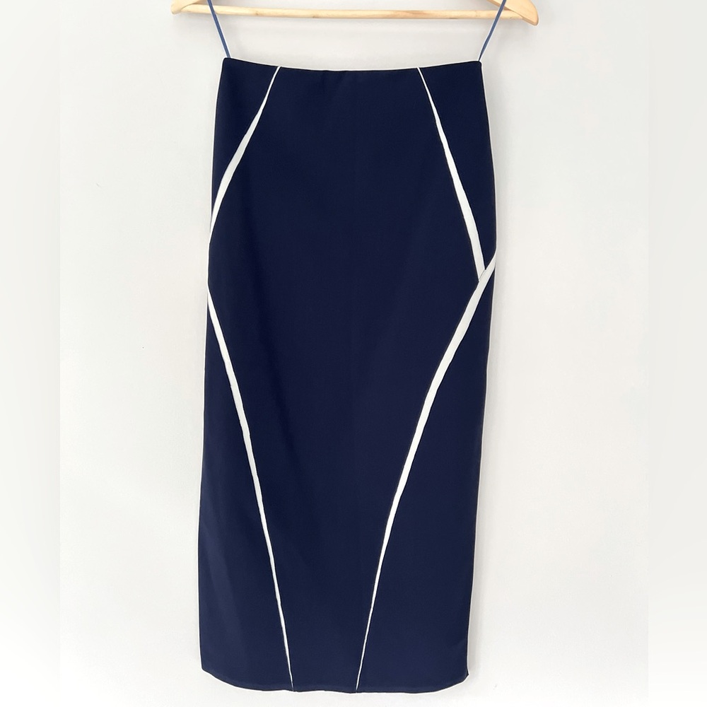 Navy Neoprene Skirt (SEASON SALE❣️)